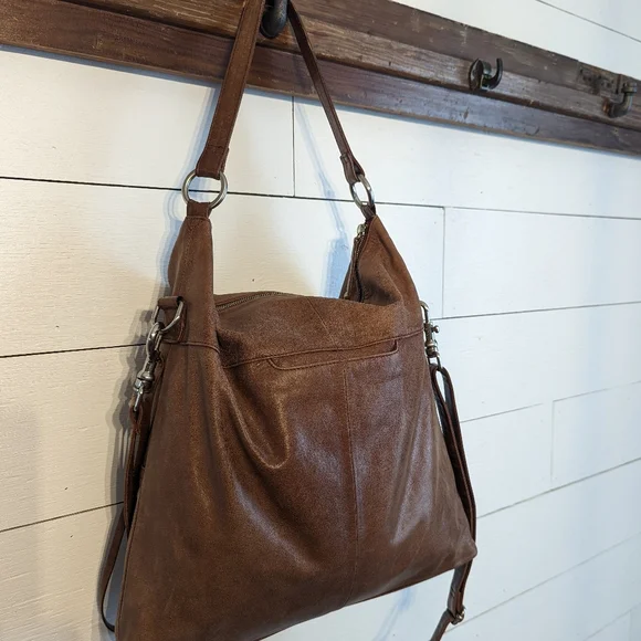 HOBO Quinn Crossbody - Picture 2 of 9